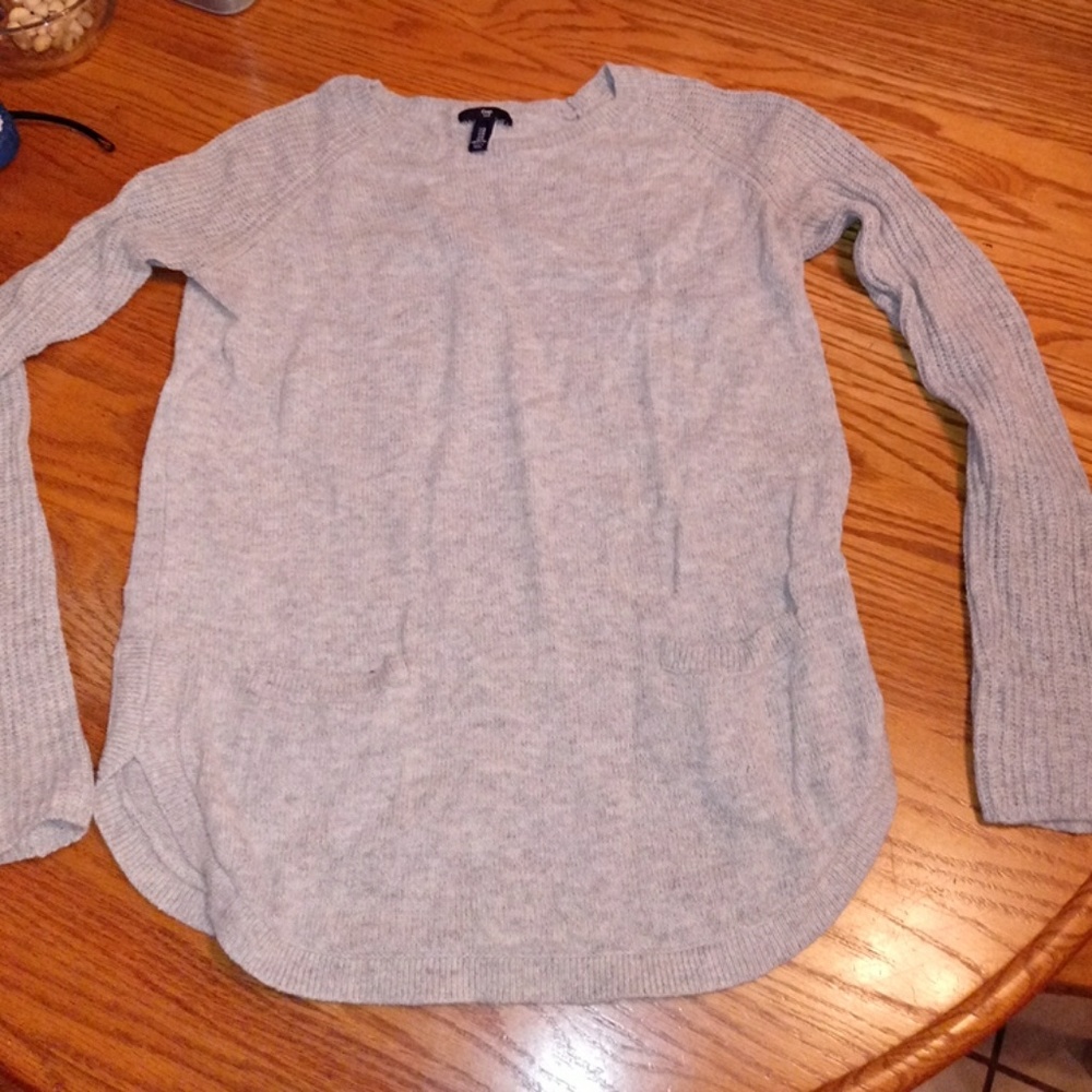 Gap sweater